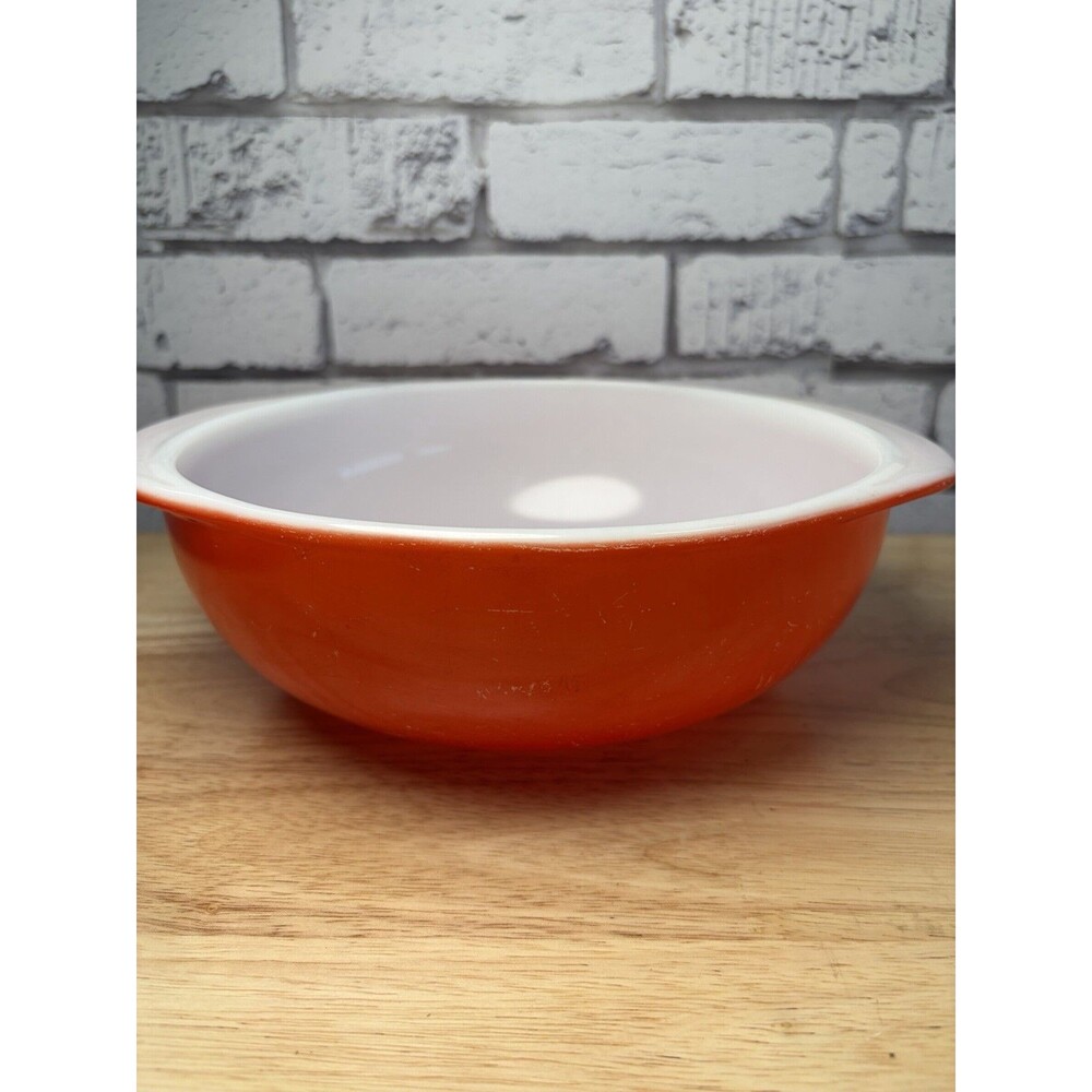 Red Pyrex Mixing Bowl 2 Qt. #024 USA Vintage